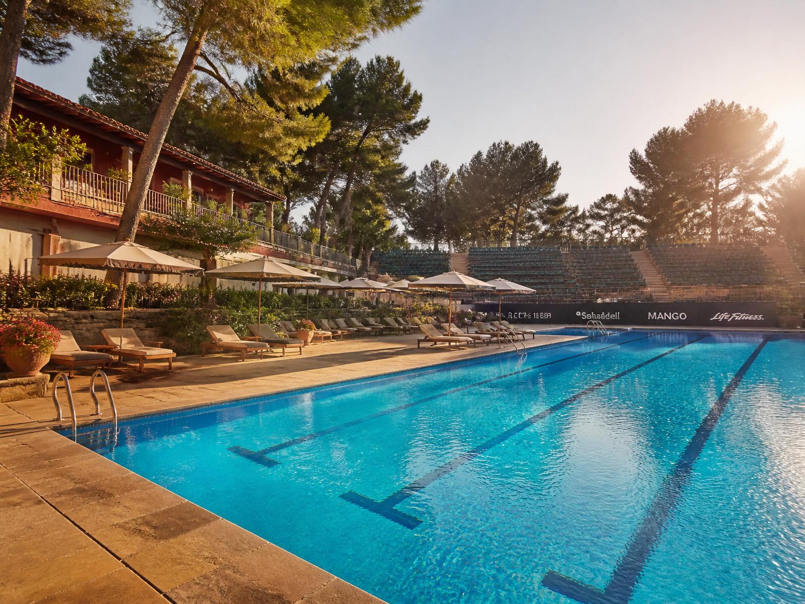 Piscina exterior d'adults